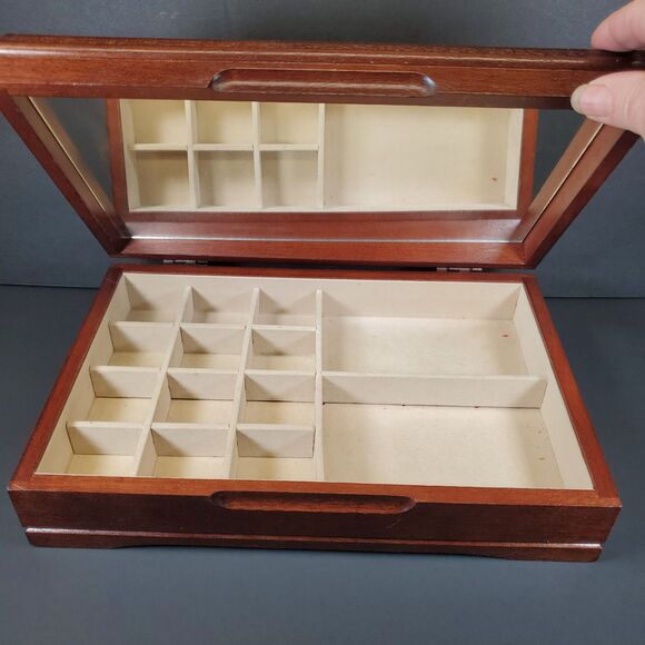 Vintage Mahogany Wood Jewelry Box Women’s Keepsake Box - Picture 4 of 9